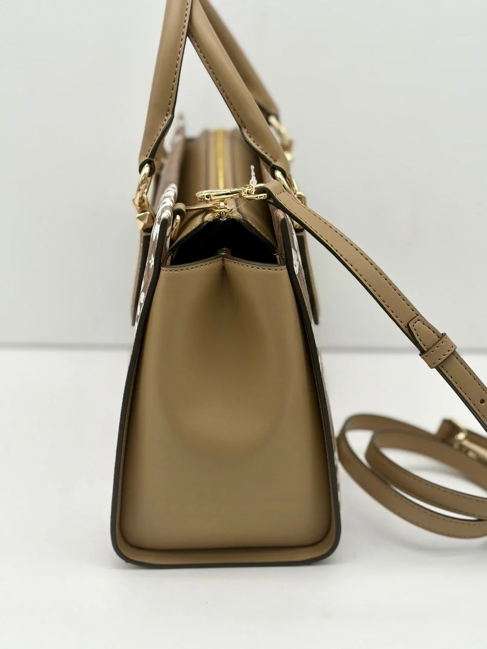 Michael Kors Marilyn Medium Printed Signature Logo Satchel Camel NWT